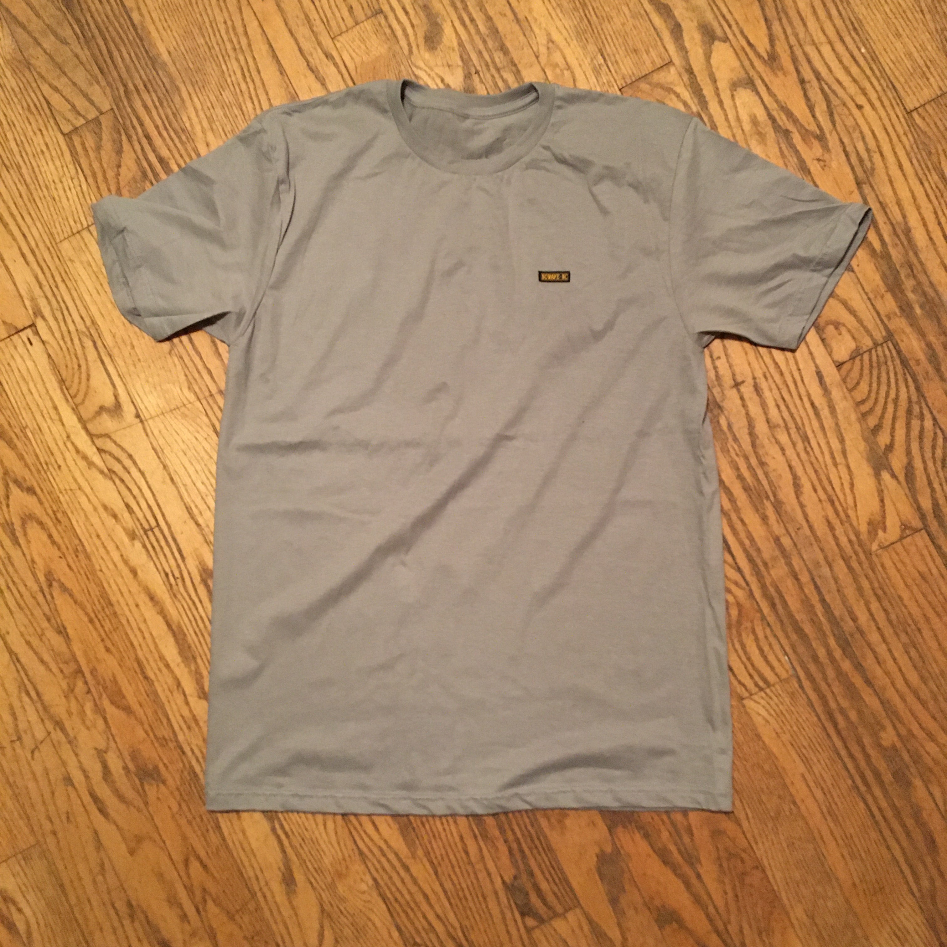 The 'B.I.G' T Shirt is new for Winter/Spring of 2020.  This tee is made of super soft and high quality cotton with a Tear Away neck tag for premium comfort.  Small rectangle No Wave NC 'western' logo at left chest.  Fits true to size.  Incredibly comfy and durable.  Designed in Wrightsville Beach, NC and inspired by hip hopper Biggie Smalls.